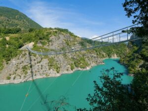 Lac de Monteynard et sa passerelle